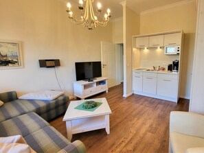 Unclassified image, 2 of 15, button