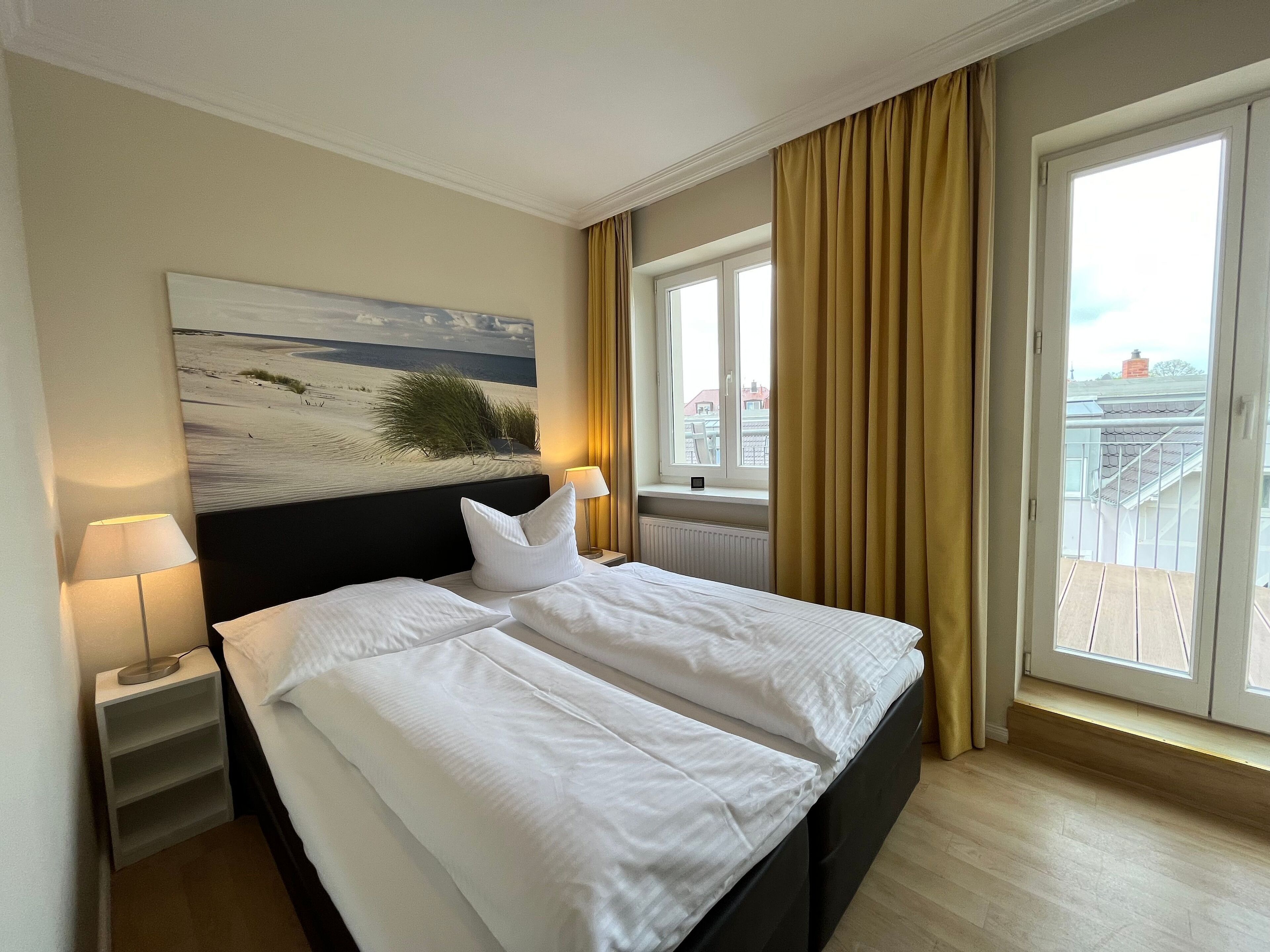 2 bedrooms, in-room safe, travel cot, WiFi