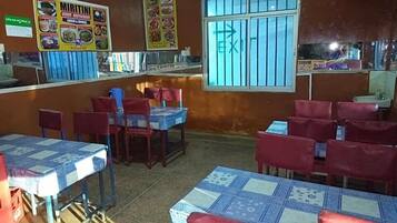 Breakfast, lunch, dinner served; local and international cuisine