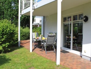 Unclassified image, 2 of 19, button