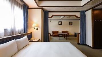 Deluxe Double Room | Soundproofing, free WiFi, bed sheets