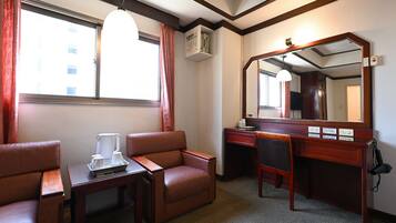 Standard Triple Room | Soundproofing, free WiFi, bed sheets
