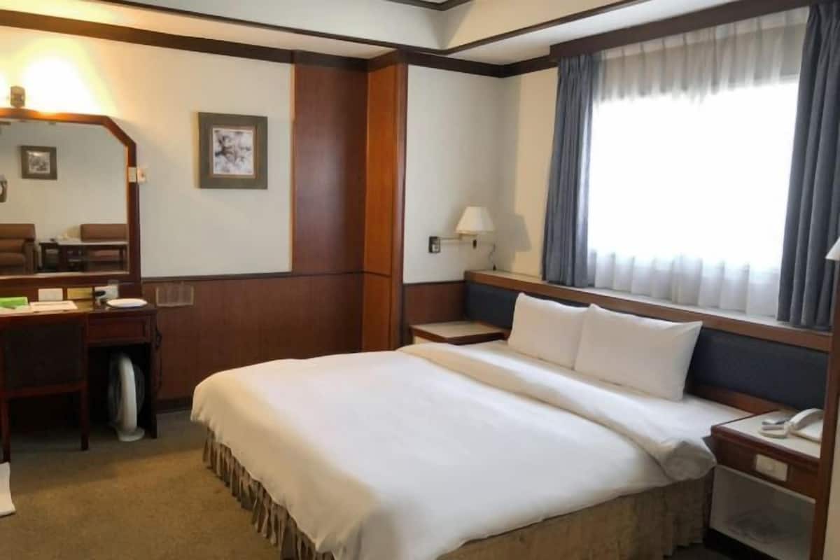 1 bedroom, soundproofing, free WiFi, bed sheets