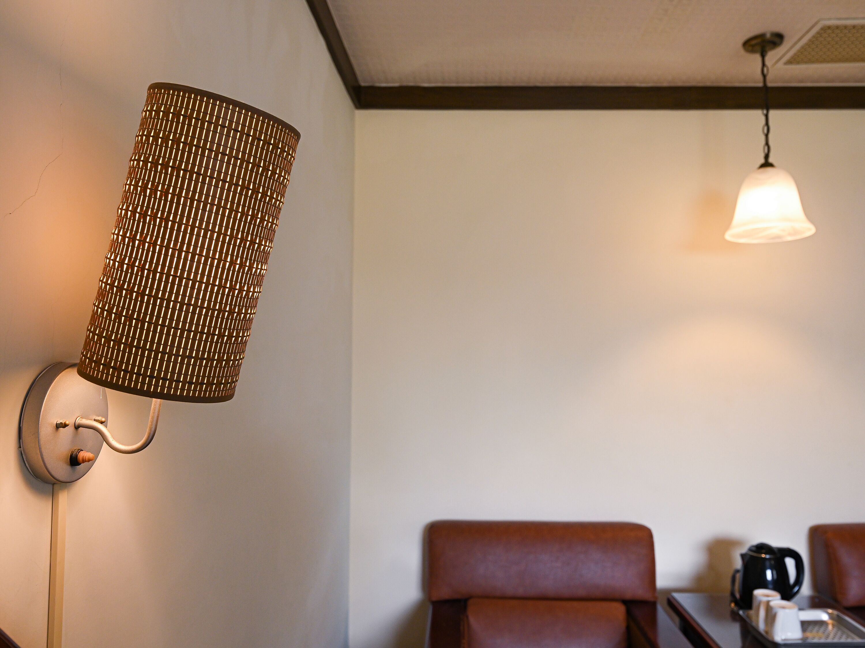 Soundproofing, free WiFi, bed sheets