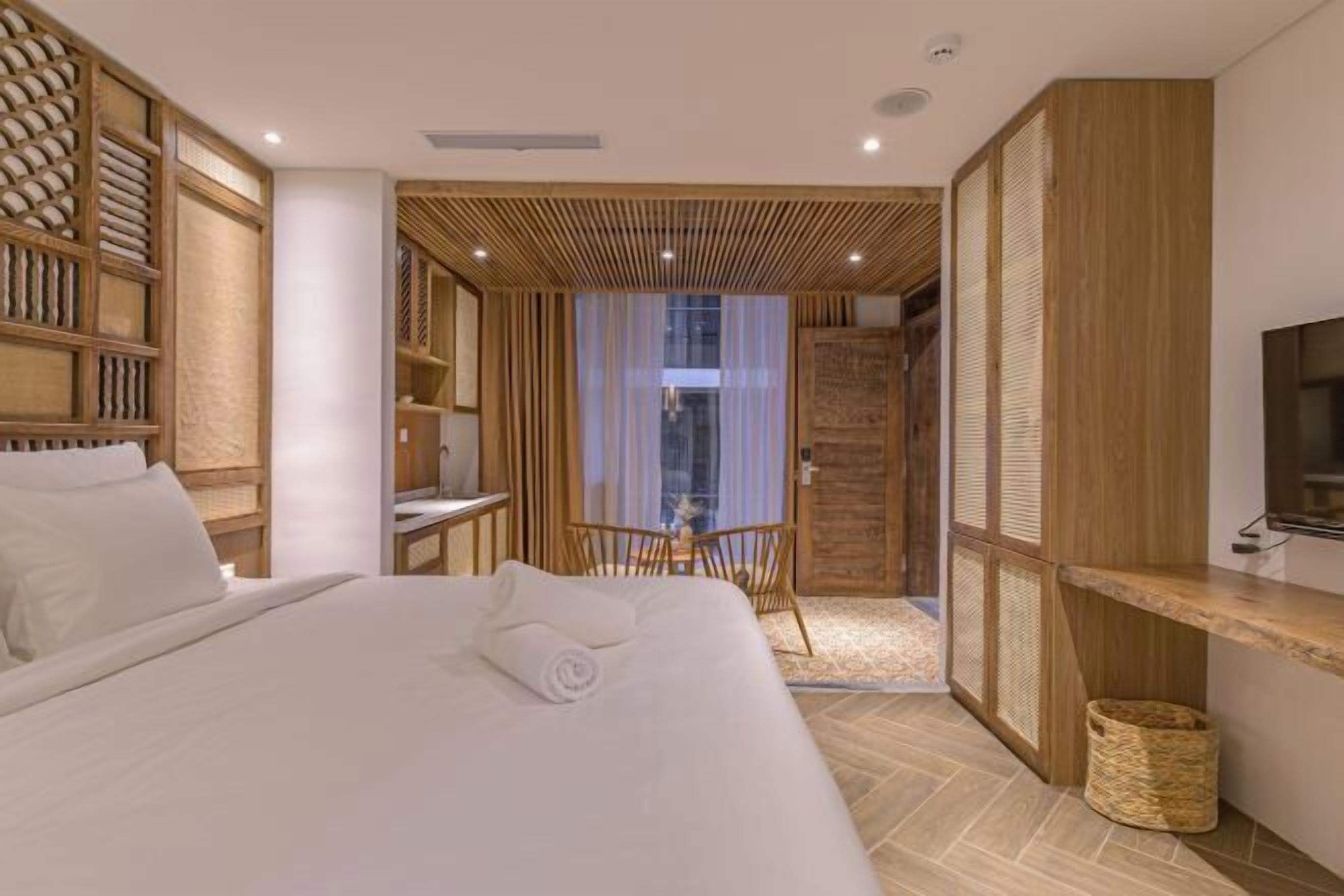 Ropa de cama de alta calidad, minibar y escritorio 