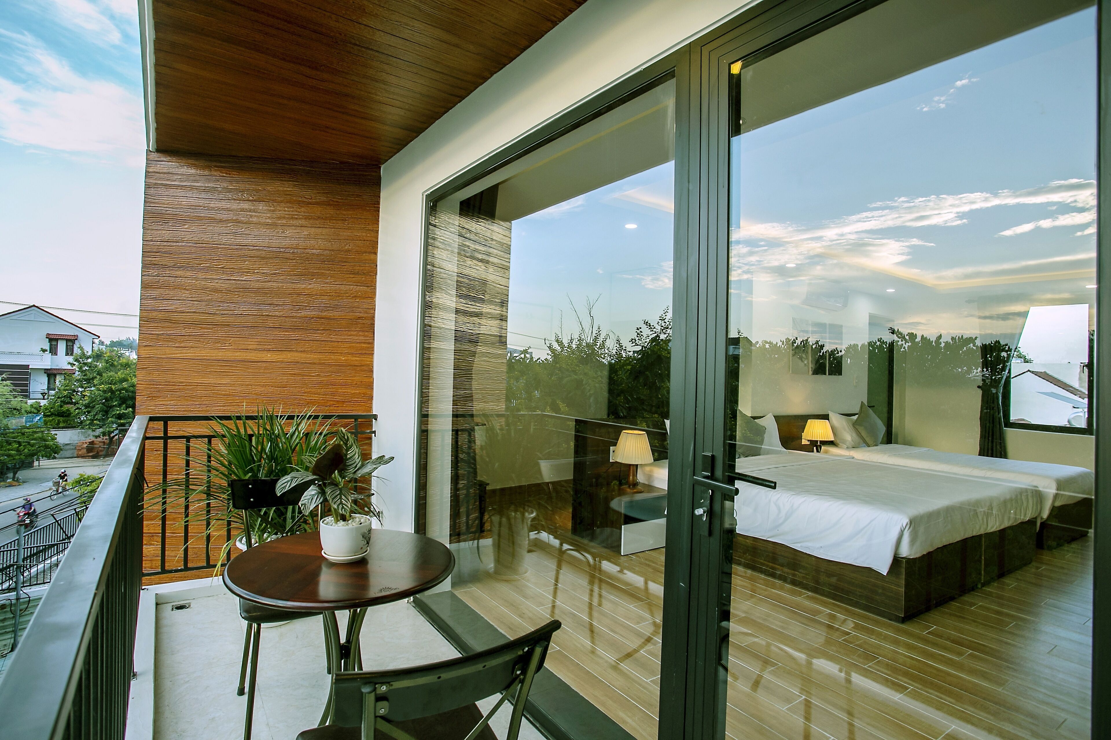 Luxury Triple Room | Balcony