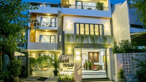 Front of property - evening/night - Sweet House Homestay Hoi An (Da Nang)