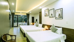 Luxury Triple Room | Desk, soundproofing, WiFi (free) - Sweet House Homestay Hoi An (Da Nang)