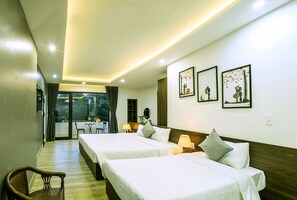 Kamar Triple Mewah | Meja kerja, kedap suara, dan Wi-Fi gratis