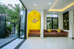 Lobby sitting area - Sweet House Homestay Hoi An (Da Nang)