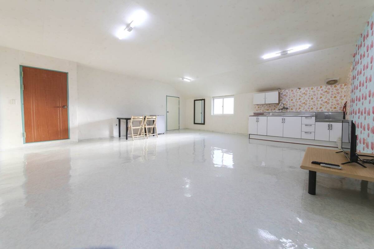 Family Room (14 ppl) | Individualmente mobiliados, Wi-Fi de cortesia