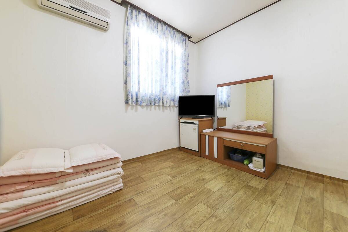 Korean Traditional Room (2 ppl) | Individualmente mobiliados, Wi-Fi de cortesia