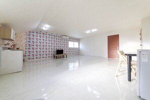 Family Room (14 ppl) | Individualmente mobiliados, Wi-Fi de cortesia