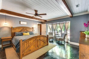 4 bedrooms, desk, laptop workspace, travel cot - Hot Tub, Dock, Lakefront: Luxe Six Mile Retreat (Six Mile)