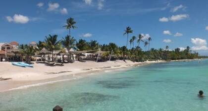In the heart of Paradise 2 Bedrooms in Cadaques Caribe Family private club