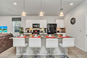 Villa (0 Bedroom) | Private kitchen | Dishwasher