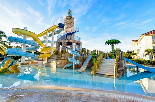 The emerald oasis of the caribbean ,  at the heart of the universe