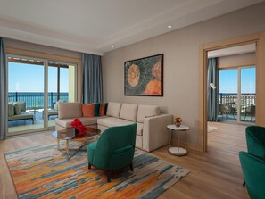 Deluxe Suite, 1 King Bed | Minibar, desk, laptop workspace, soundproofing - Rixos Water World Aktau (Aktau)