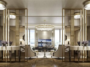 1 bedroom, minibar, desk, laptop workspace