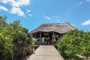 Reception - Saadani Safari Lodge - bush, river, beach (Saadani)
