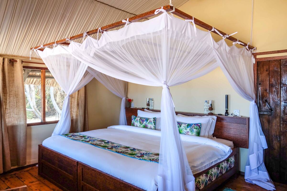 Double Room, 1 King Bed, Sea View