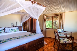 Double Room, 1 King Bed, Sea View | Hypo-allergenic bedding, down comforters, individually decorated