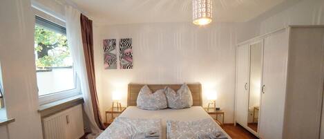 1 bedroom, desk, iron/ironing board, free WiFi