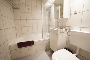Apartment | Bathroom