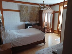 4 Schlafzimmer, Bügeleisen/Bügelbrett, Reisekinderbett, kostenloses WLAN