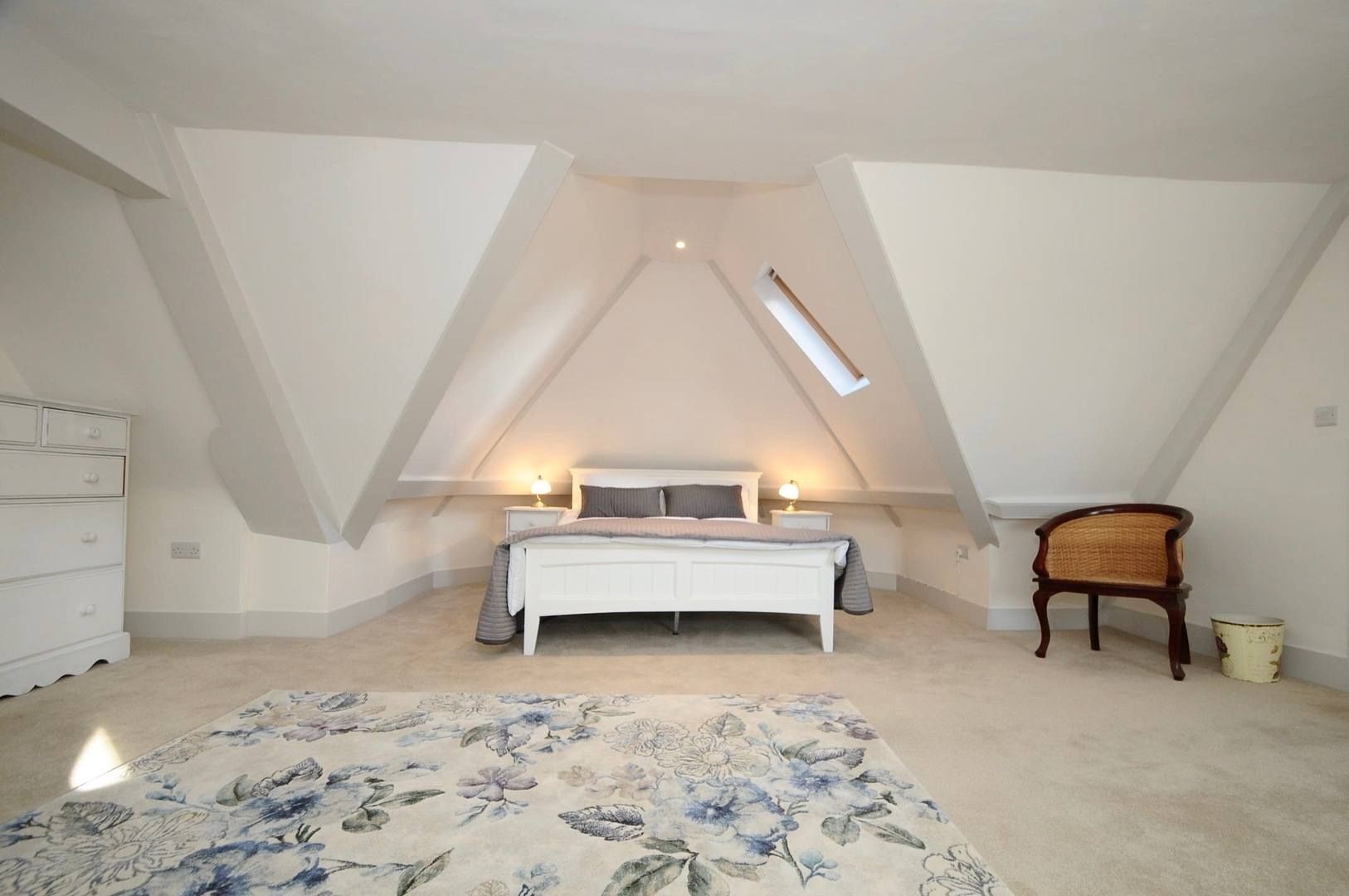 11 bedrooms, iron/ironing board, free WiFi, bed sheets