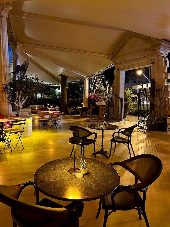 Restaurant - Mitos Apartments (İçmeler)