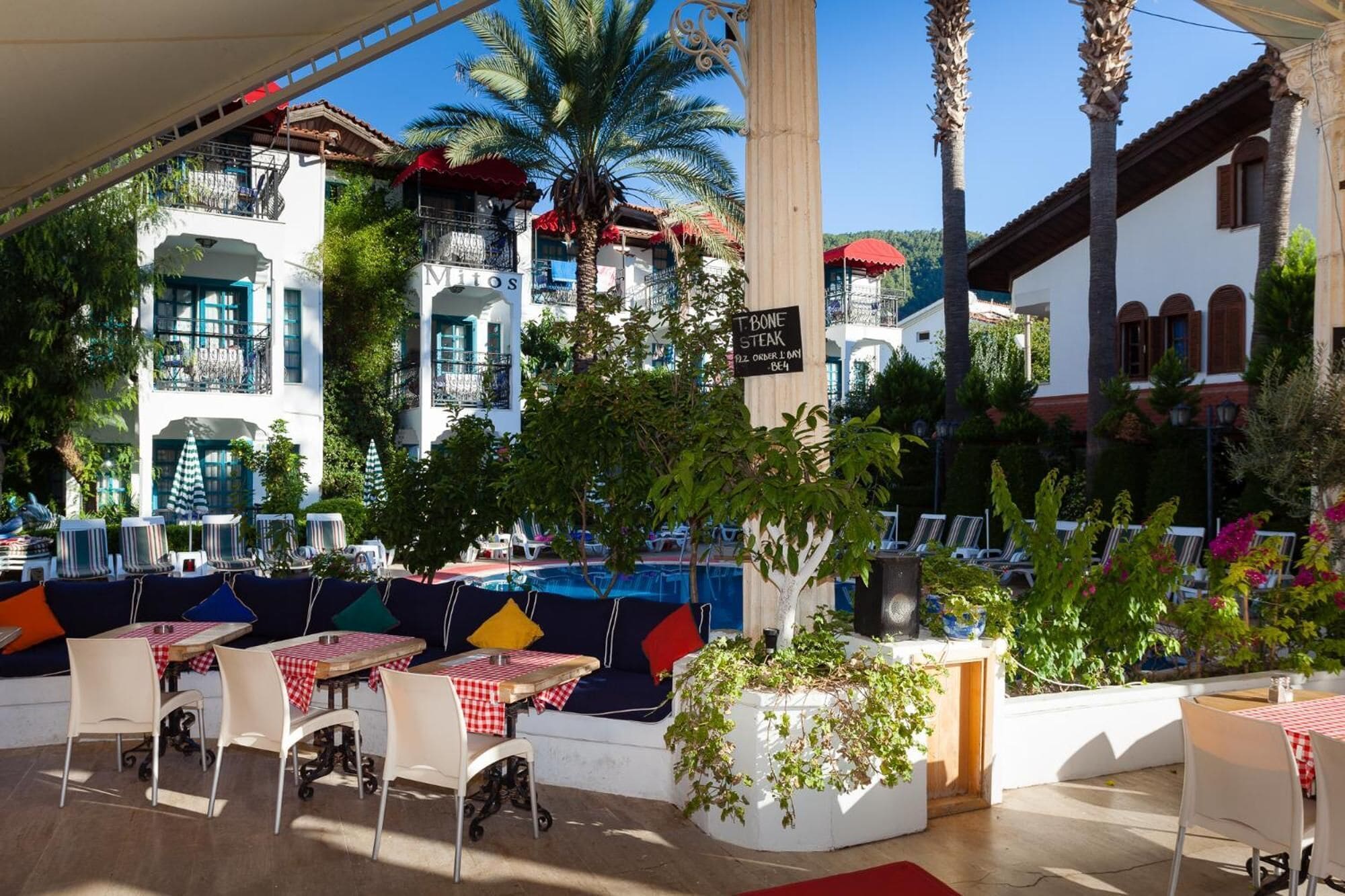 Photo - Mitos Apartments