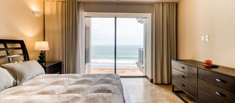 Beachfront getaway with pool, ocean view & beach access