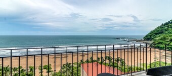 Beachfront getaway with pool, ocean view & beach access
