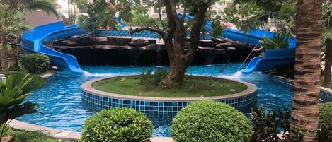 スタジオ | プール | 屋外プール