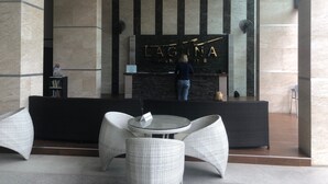 Studio | Sitteområde i lobbyen