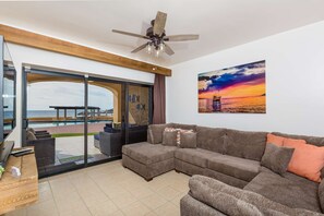TV, music library, stereo - Princesa Resort Puerto Penasco - Ground Floor Beachfront - Steps from Heated Pool (Puerto Peñasco)