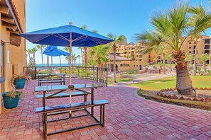 Outdoor dining - Princesa Resort Puerto Penasco - Ground Floor Beachfront - Steps from Heated Pool (Puerto Peñasco)