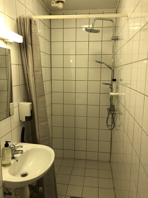 Shared bathroom - Ami hotel (Tromsø)