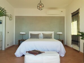 2 bedrooms, iron/ironing board, free WiFi, bed sheets - La BouganVilla Charme & Relax with sea view (finale ligure)