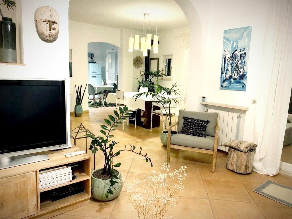 Smart-TV, Kamin, Stereoanlage