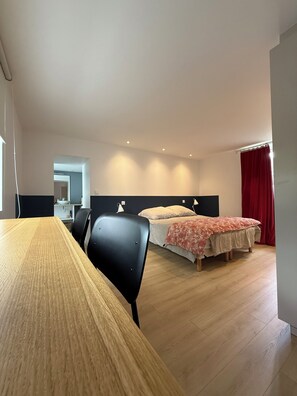 3 chambres, fer et planche à repasser, lit parapluie, Wi-Fi gratuit