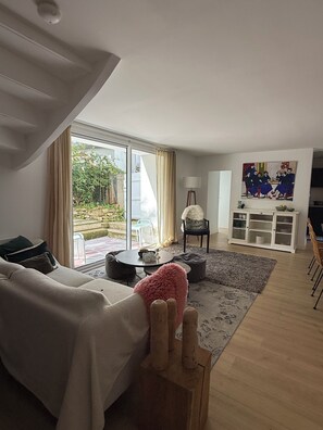 TV - Charming house#beach and thalasso at the end of the street (Douarnenez)