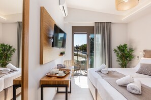 5 bedrooms, in-room safe, desk, iron/ironing board - Lagoon Seabreeze Villa, Walking distance to the beach & shops!Car Free holiday! (Panormos in Rethymno)