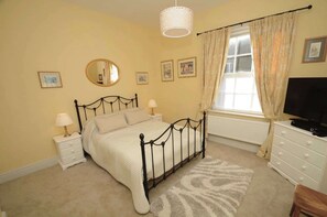 5 Schlafzimmer, Bügeleisen/Bügelbrett, kostenloses WLAN, Bettwäsche