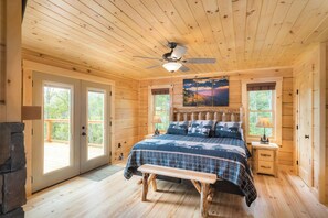 3 bedrooms, free WiFi, bed sheets - Four Bears: Amazing View, Private, Arcade, Screened in Porch with Wood Burning (Gatlinburg)