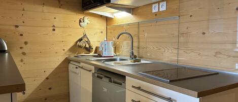 Fridge, microwave, coffee/tea maker, toaster