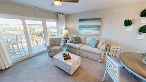 Leilighet, 2 soverom | Oppholdsområde | TV