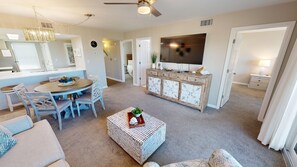 Condo, 2 Bedrooms | Living area