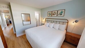 Condo, 2 phòng ngủ | 2 phòng ngủ, bàn ủi/dụng cụ ủi quần áo 